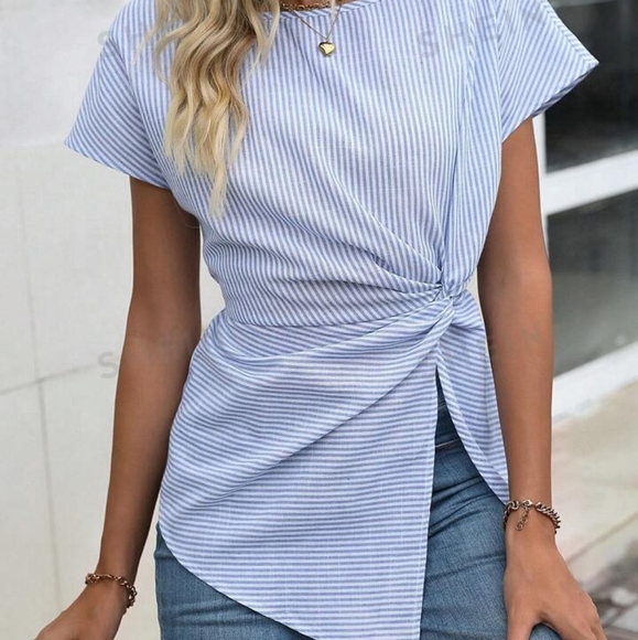 New Twist Front Blouse - Picture 4 of 6